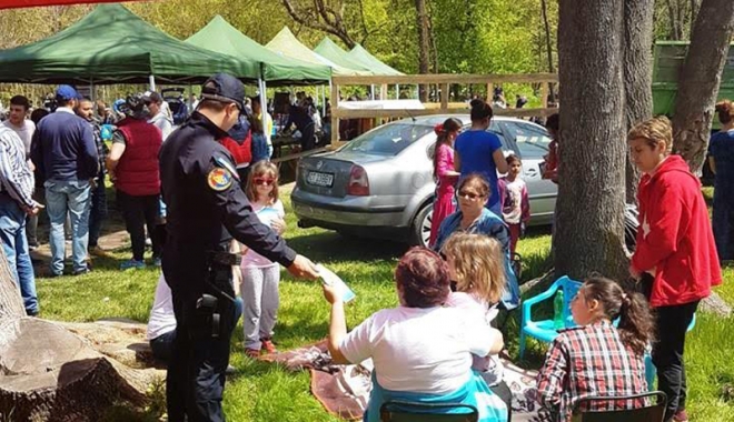 Jandarmii au ieșit la picnic cu constănțenii - jandarmii-1496675302.jpg