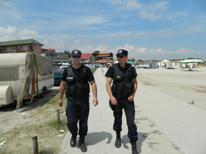 Jandarmii constănțeni, vigilenți  la Vama Veche - jandarmiiconstanteni-1406473642.jpg