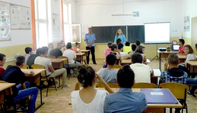 Jandarmii continuă proiectul 