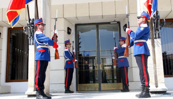 Jandarmii constănțeni, la muncă de Ziua Națională a României - jandarmiilamuncadeziuanat-1385917439.jpg