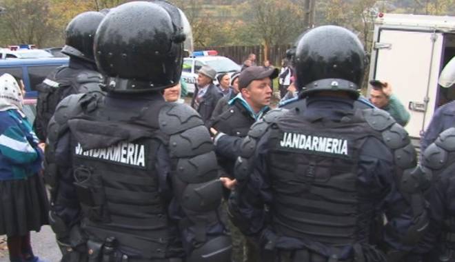 Jandarmii, prezenți la sărbătorea Izvorul Tămăduirii - jandarmiiprezentila-1429202388.jpg
