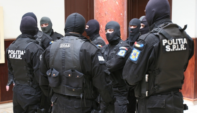 Black Cube / Israelianul Ron Weiner, condamnat definitiv la închisoare cu suspendare - jandarmimascatiarestari7k0naj3x2-1485425535.jpg