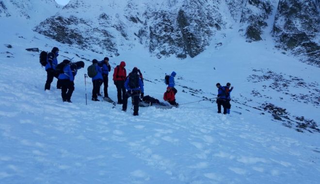 Și cel de-al treilea turist dispărut în Masivul Făgăraș a fost găsit mort - jandarmimontanisalvamontmuntiifa-1523443612.jpg