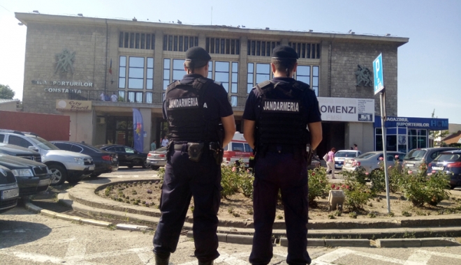 Week-end de foc. Străzile din Constanța, împânzite de jandarmi - jandarmipestrada-1508518720.jpg