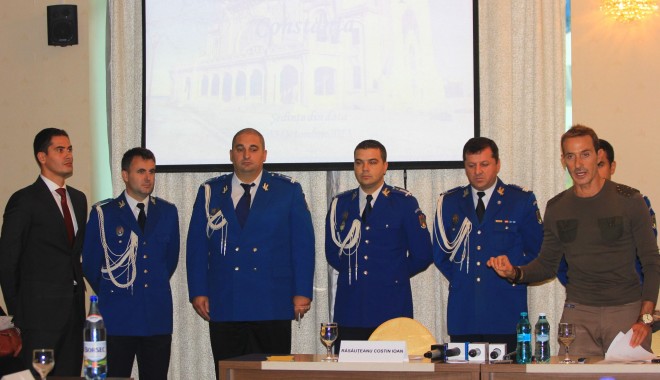 Jandarmii constănțeni, felicitați de primarul Mazăre - jandarmiprimarieimg5504-1380716851.jpg