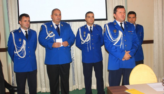 Jandarmii constănțeni, felicitați de primarul Mazăre - jandarmiprimarieimg5513-1380716886.jpg