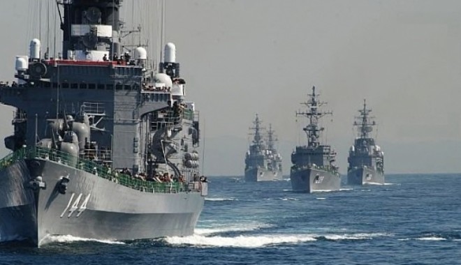Conflictul ia amploare: Japonia trimite 50 de nave în jurul insulelor - japannavysenkaku72900600-1348072055.jpg