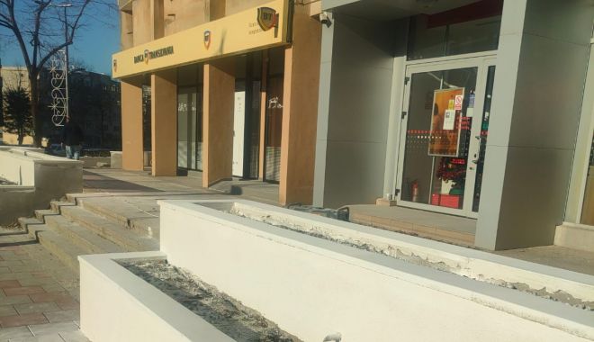 Primăria Constanța a început lucrările pentru modernizarea jardinierelor