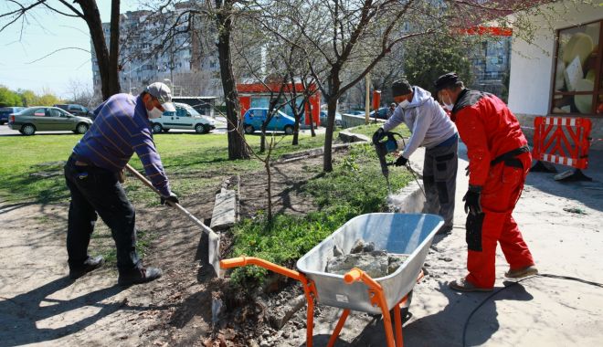 Continuă lucrările de reparații și întreținere în Constanța - jardinieregara2-1586870336.jpg