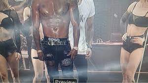 Jason Derulo a cântat la Craiova cu lenjeria la vedere pe care scria „PSD” - jason-1661778289.jpg