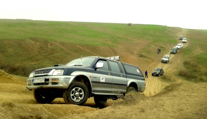 AVENTURĂ OFF-ROAD! Comorile Dobrogei, redescoperite la JCI PLAY 4x4 - jcioffroad-1353868810.jpg