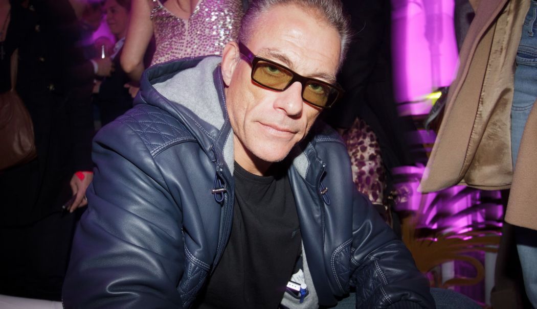 Prima reacție a lui Jean-Claude Van Damme după ce a fost reclamat la DIICOT că a făcut sex cu românce