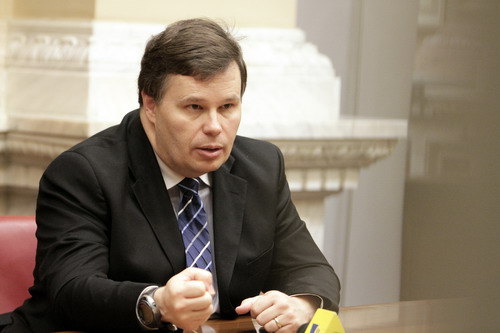 Delegația FMI discută cu conducerea Băncii Naționale a României - jeffreyfranks-1320315021.jpg