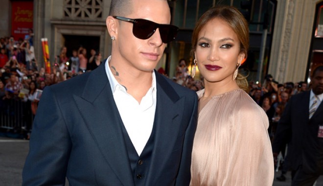 Jennifer Lopez s-a despărțit de iubitul infidel - jenniferlopezcaspersmartmavindec-1402319450.jpg