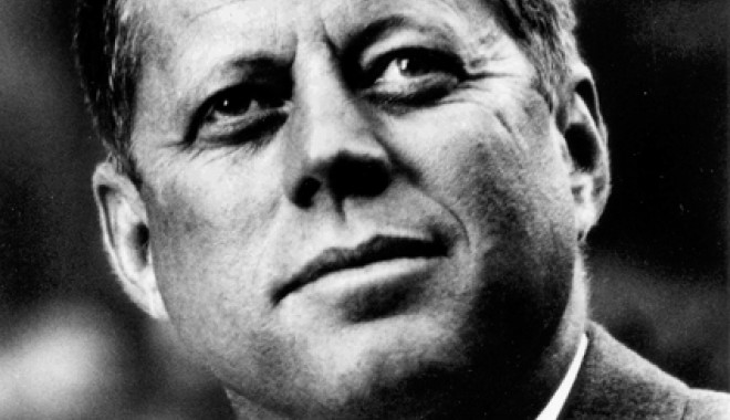 SUA: Drapelele  în bernă,  în memoria lui JFK - jfk-1385130730.jpg