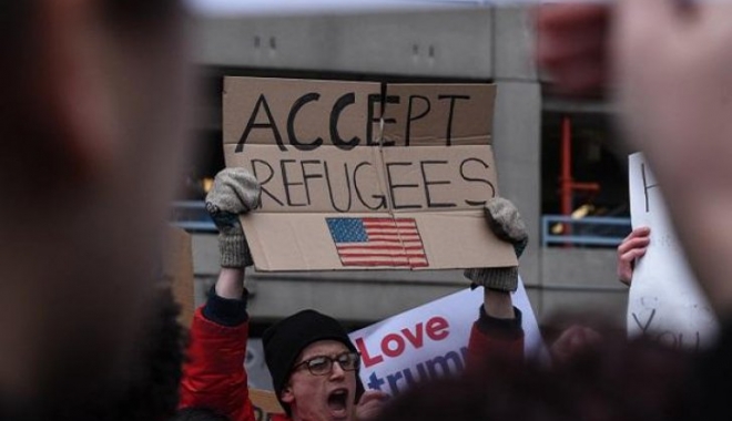 A început haosul, după ce Trump a semnat împotriva musulmanilor - jfkairportprotest61938604286600-1485679884.jpg
