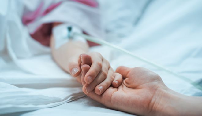Caz șocant în spitalele din România. O tânără a fost diagnosticată greșit, iar acum e în pericol de moarte