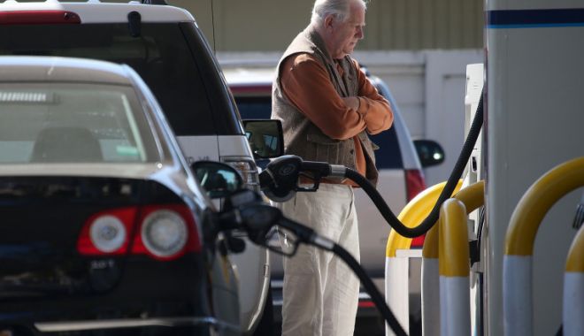 De la 1 ianuarie se scumpesc carburanții semnificativ. Intră în vigoare majorarea accizei