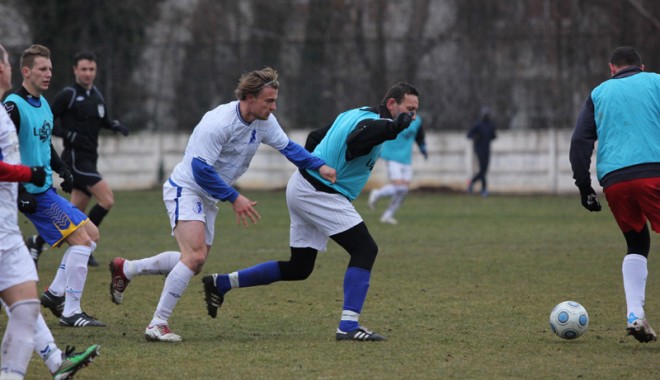 FC Farul merge ceas în amicale - jocscoalafcfarul13-1327251772.jpg