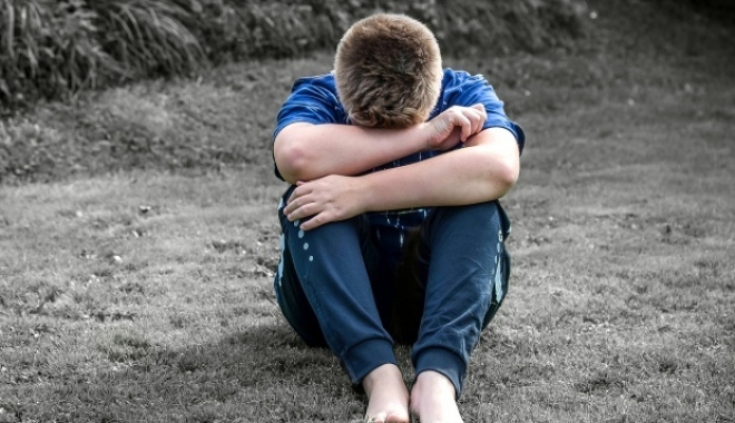BALENA ALBASTRĂ face o nouă victimă! Elev de clasa a 9-a, TĂIAT CU LAMA - joculbalenaalbastracoincindentas-1492077166.jpg