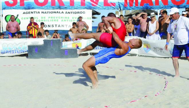 Spectacol de lupte pe plajă, la Jocurile Sportive ale Mangaliei - jocuri-1441023987.jpg