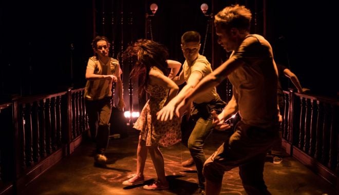 Spectacolul „Jocuri în curtea din spate” se joacă, duminică, pe scena Teatrului de Stat Constanța - jocuri1-1624615584.jpg