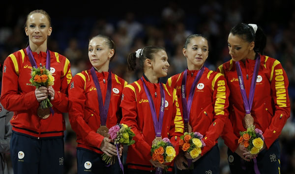 Medaliații României de la JO 2012 și-au primit, ieri, banii de la COSR - jocuriolimpicemedalii-1347385362.jpg