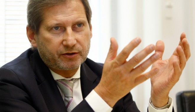 La Palatul Parlamentului: Comisarul european Johannes Hahn deschide forumul dedicat strategiei Dunării - johanneshahnforum-1382946974.jpg