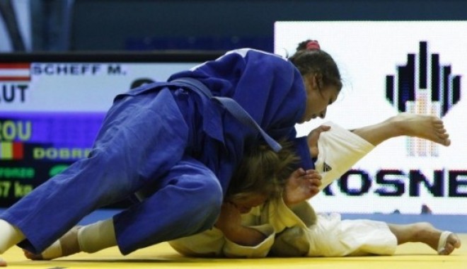 JO: Argint la judo, prima medalie pentru României la Nanjing - jojudomedaliesursasportrevolutio-1408368790.jpg