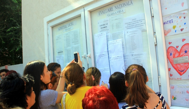 Paradoxurile admiterii la liceu. Fratele geamăn mai deștept a 