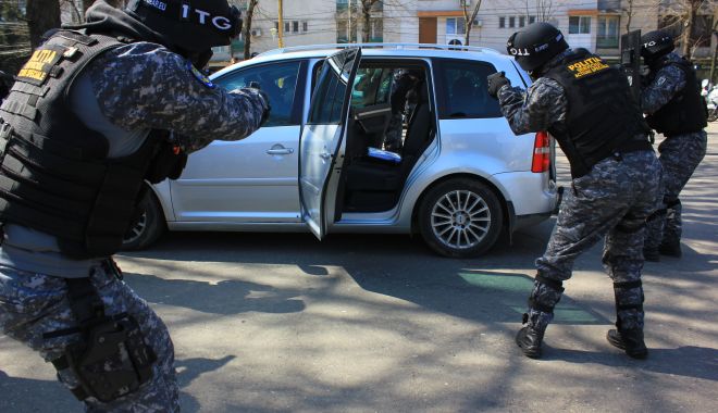Sunt polițiștii din Constanța pregătiți pentru o luare de ostatici, precum cea de la Onești? - jos-1614799897.jpg