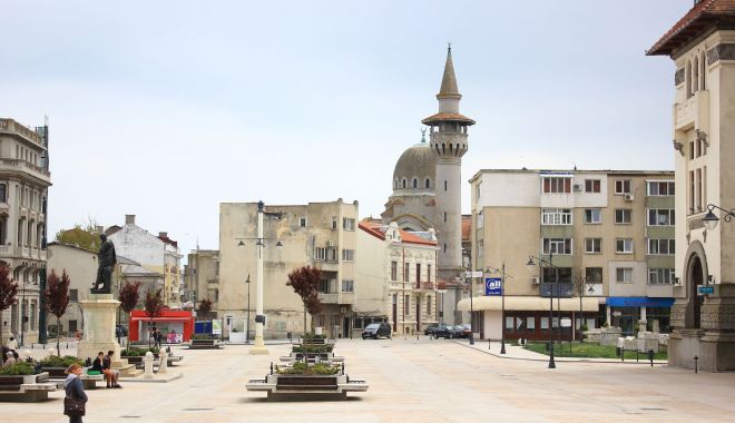 „Şedinţă” în Piaţa Ovidiu. Locuitorii Peninsulei cer modificarea Regulamentului de acces - jos-1636139583.jpg
