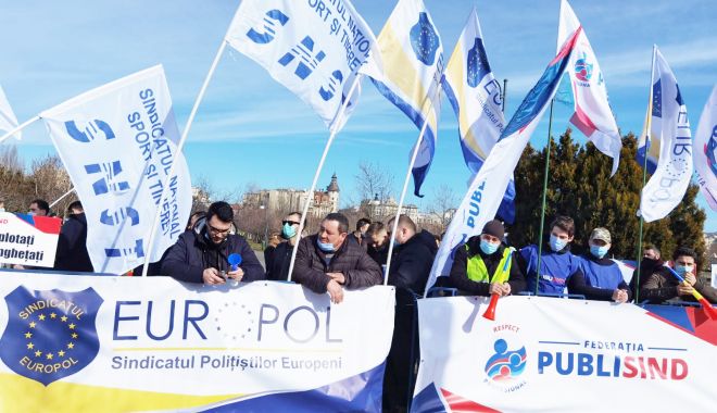 De la 1 ianuarie 2022, polițiștii vor refuza sarcinile anti-Covid! „Ne-a ajuns cuțitul la os!” - jos-1639420867.jpg