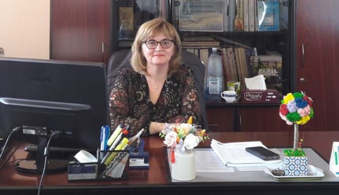 Monica Eliana Constantin, de 27 de ani în slujba statisticii. „Această muncă înseamnă rigurozitate şi organizare” - jos2-1620755381.jpg