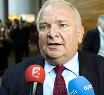 Europenii, îngroziți de ceea ce se întâmplă pe scena politică din România - josephdaul-1343070001.jpg