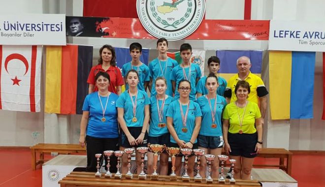 Jucătorii de tenis de masă constănțeni, medaliați  la turneul din Cipru - jucatorii-1539789047.jpg
