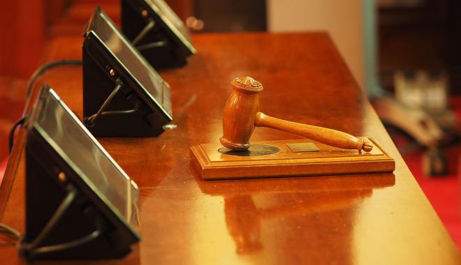 Procurorii și judecătorii intră miercuri în grevă. Ei cer să nu li se taie pensiile speciale