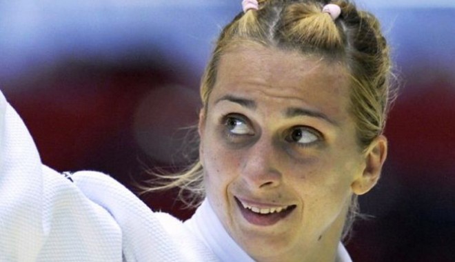 Alina Dumitru, demonstrații de judo la Aeroportul Otopeni - judoalina3001-1391105826.jpg