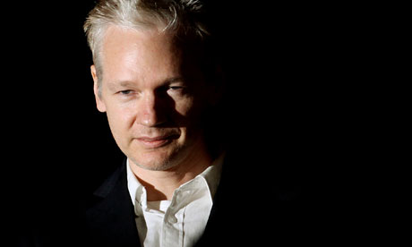 Parchetul suedez nu vrea să-l audieze pe Assange la Londra - julianassange007-1345823152.jpg