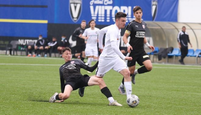 Fotbal / Victorii pentru juniorii U19 și U17 ai Viitorului în restanțele cu FC Voluntari - juniori-1603985737.jpg