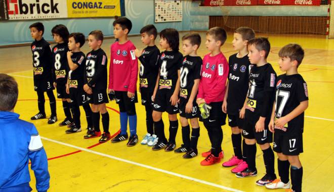 Juniorii Academiei Hagi, în luptă pentru trofeul Memorialului Ene - juniorihagi-1450722236.jpg