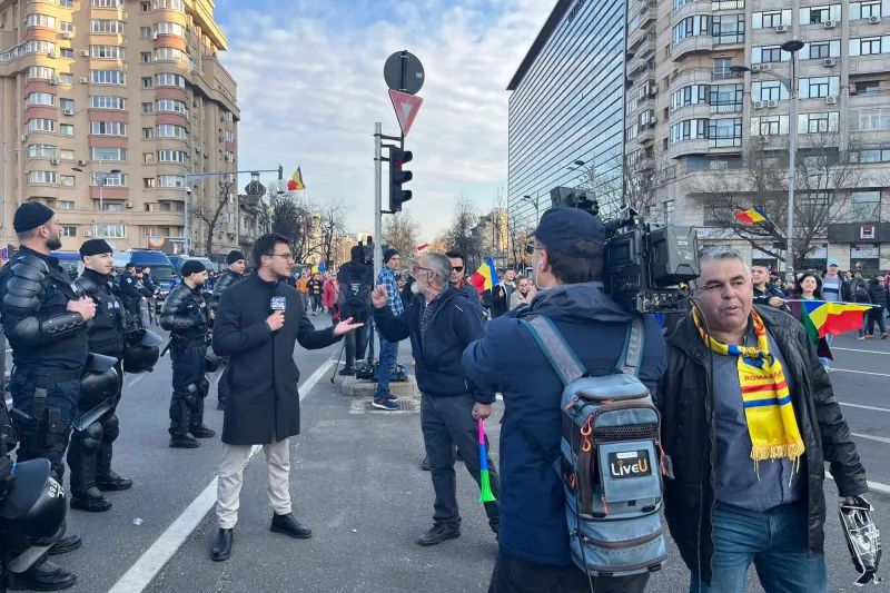 Jurnaliști agresați și înjurați de susținătorii lui Călin Georgescu la evenimentul din Parcul Tineretului