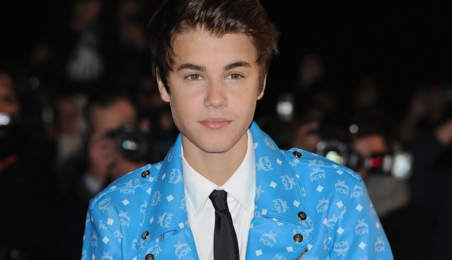 Justin Bieber, marele câștigător al American Music Awards 2012 - justinbieber-1353312589.jpg