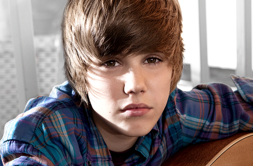 Justin Bieber se joacă de-a tata și mama - justinbieberjustin-1326642048.jpg