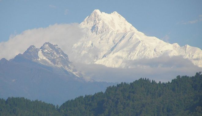 Doi alpiniști au murit în Nepal, în timpul unei expediții pe cel de-al treilea cel mai înalt munte din lume - kangchenjunga-1557992931.jpg