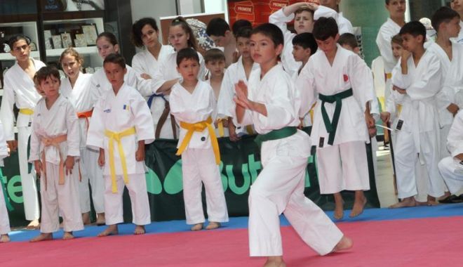 Medalii pentru karatiștii de la Dinamic Constanța - karate-1571169000.jpg