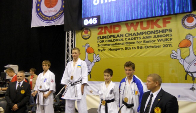 CS Shiai are doi campioni europeni: Cristian Albert și Sebastian Nuțescu - karate3-1318256292.jpg