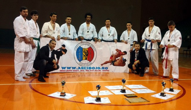 Cupa României de Ashihara Karate, din nou pe litoral - karatecuparomanieiaresnicuvasili-1404927457.jpg