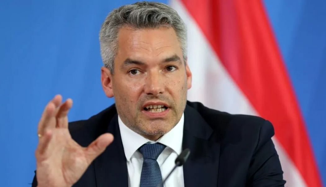 Karl Nehammer anunță teste ADN și „controale stricte” pentru a limita accesul migranților în Austria