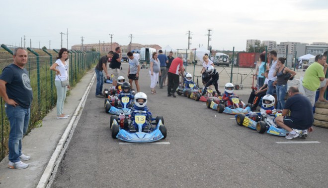 Viitorii piloți de Formula 1 se formează la Constanța - karting3-1348597245.jpg